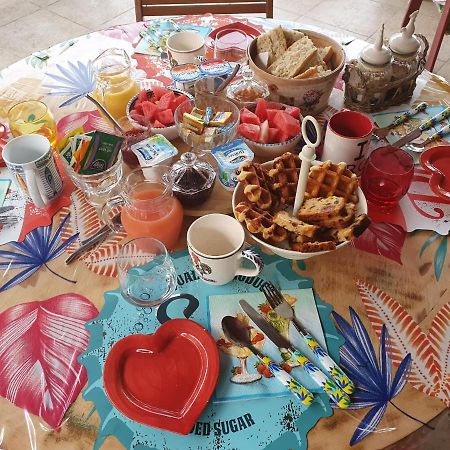 Bed and Breakfast Fenetre Sur Les Alpilles Сен-Мартен-де-Кро Екстер'єр фото