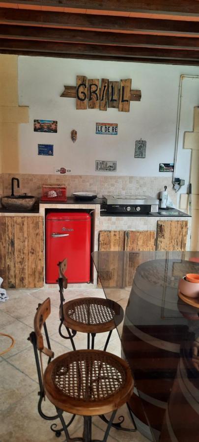Bed and Breakfast Fenetre Sur Les Alpilles Сен-Мартен-де-Кро Екстер'єр фото
